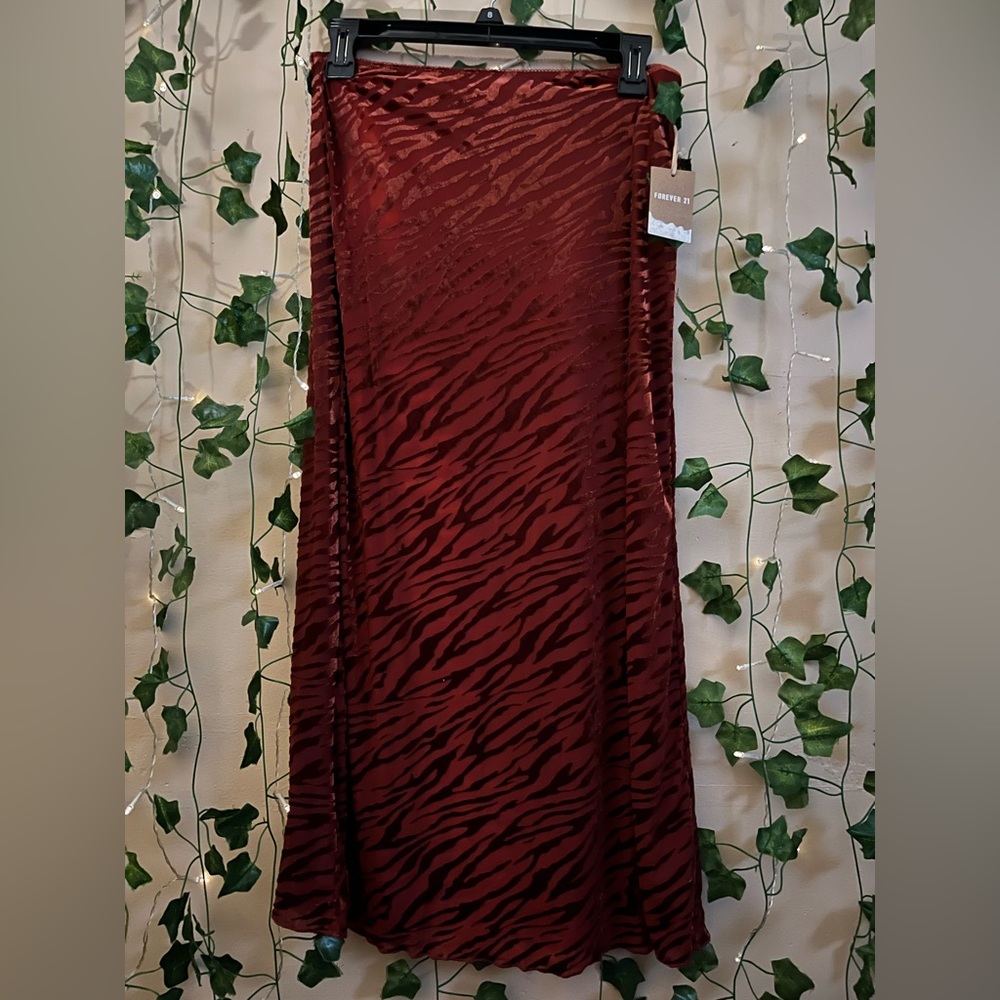 MIDI skirt
